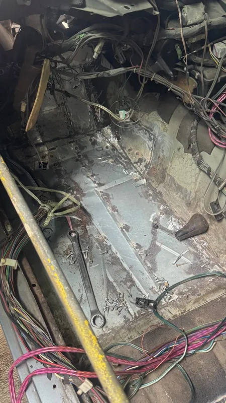 E30 cabin floor cleaned and primed
