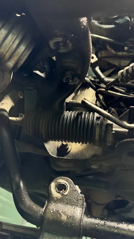 Steering rack, sway bar link and subframe from below